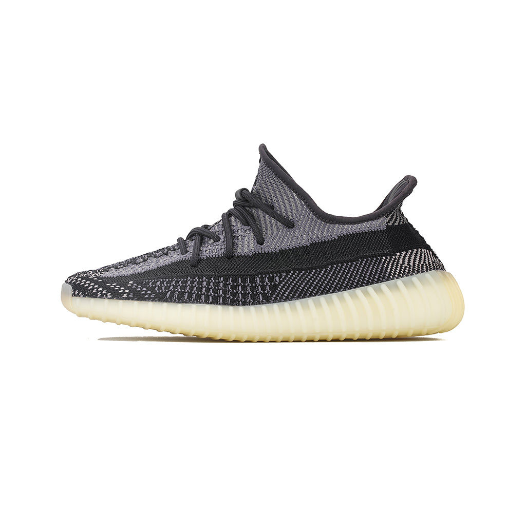 Branded Sneakers 𝓨𝓮𝓮𝔃𝔂 𝕭𝖔𝖔𝖘𝖙 𝟯.𝟱𝟬 (Carbon/Carbon/Carbon)