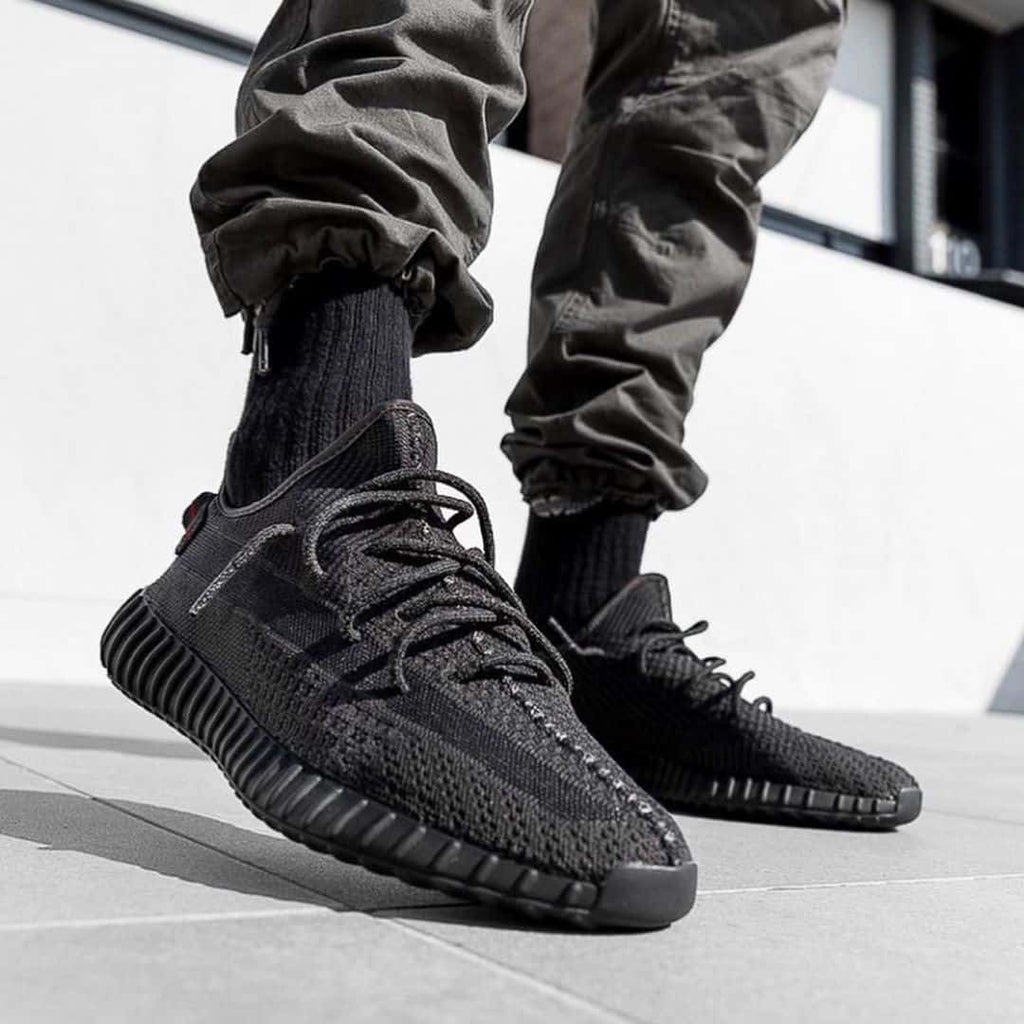 Branded Sneakers 𝓨𝓮𝓮𝔃𝔂 𝕭𝖔𝖔𝖘𝖙 𝟯.𝟱𝟬 Onyx